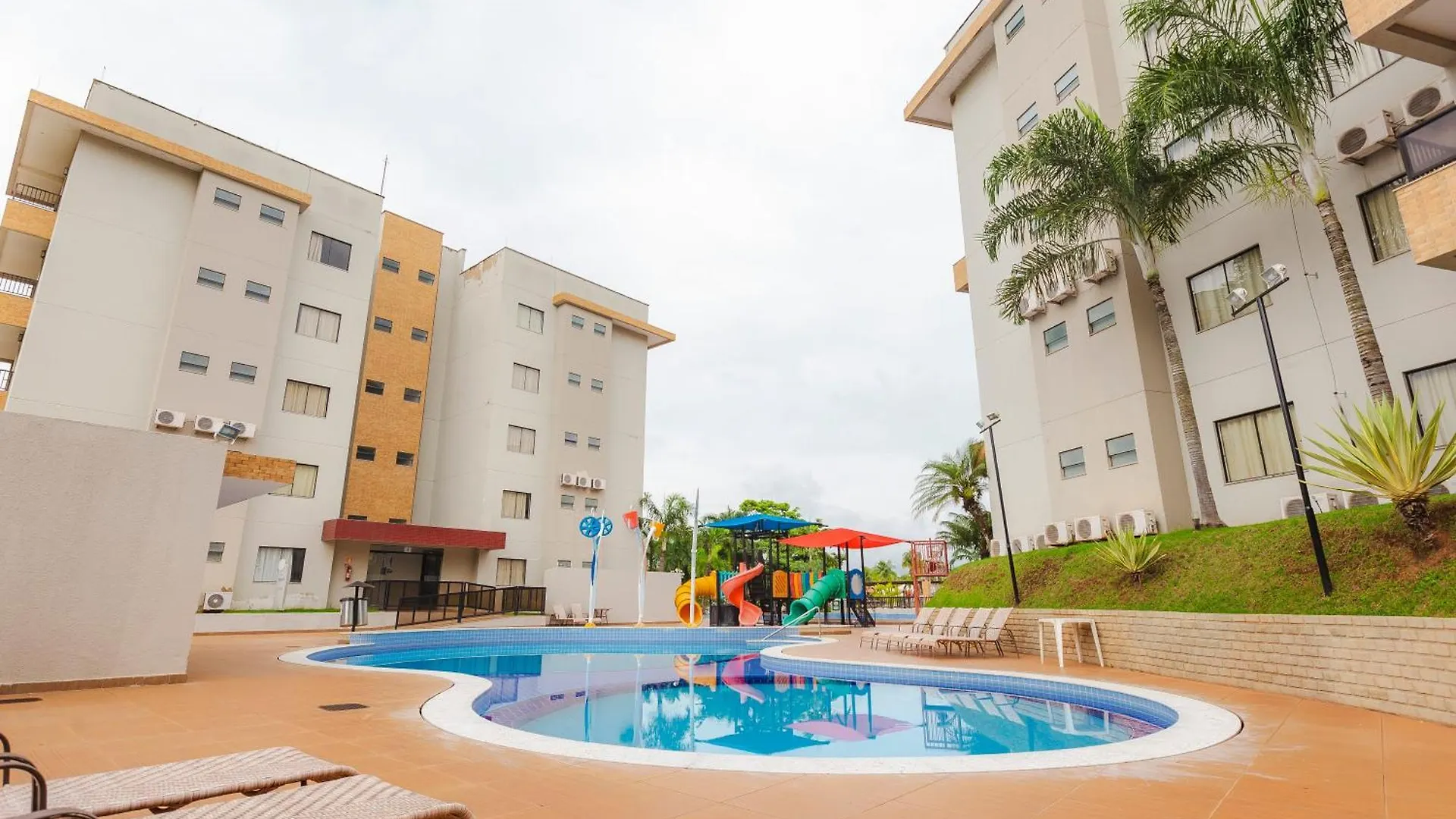 Hotel Marina Flat - Oficial Caldas Novas 4*,